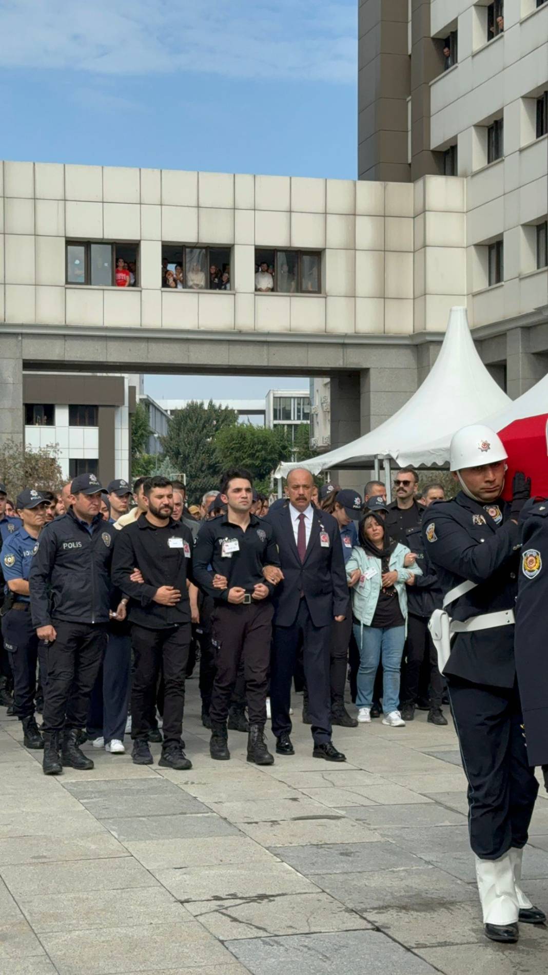 Şehit Polis Şeyda Yılmaz törenle memleketine uğurlandı 9